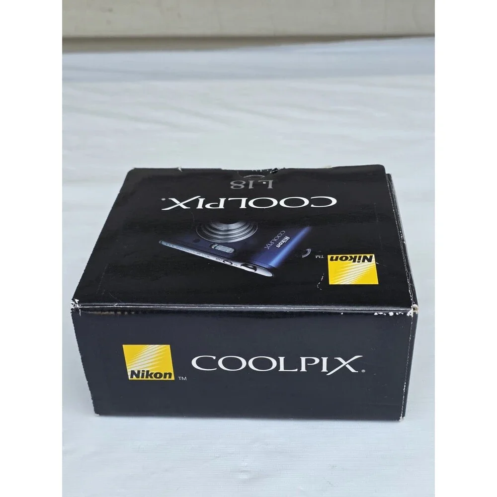 Nikon Coolpix L18 Black Camera 3X Optical Zoom  Digicam 8MP broken batt latch